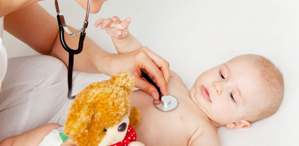 Bild zu ANZEIGE - RSV-Prophylaxe für alle Säuglinge wichtig: Neue Möglichkeiten dank Immunisierung mit Nirsevimab