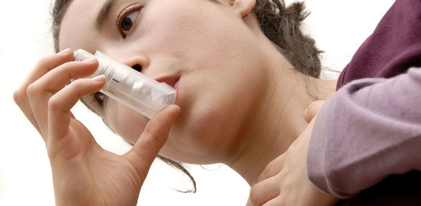 Bild zu COVID-Folgen  - Asthma-Inzidenzen bei Kindern stark rückläufig