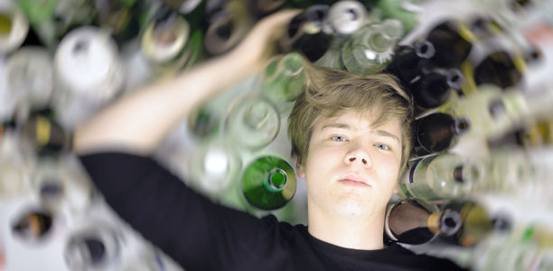 Bild zu 3-Jahres-Vergleich - Weniger schwerwiegender Alkoholmissbrauch bei Kindern und Jugendlichen