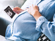Bild zu Studie - Corona-Infektion in Schwanger­schaft kann für Kind gefährlich werden