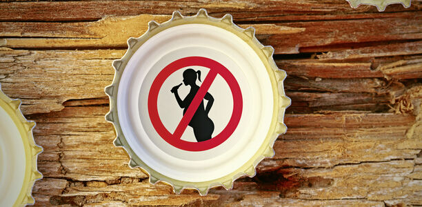 Bild zu FASD-Prävention unzureichend - Mehr als ein Fünftel der Schwangeren konsumieren Alkohol