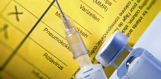 Bild zu Pflichtimpfung für Masern - Pädiater begrüßen neuen Vorstoß Lauterbachs