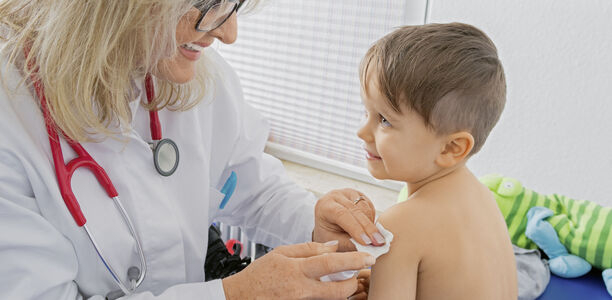 Bild zu Studie - Untersuchung des BNT162b2-COVID-19-Impfstoffs für Kinder im Alter von 5 bis 11 Jahren