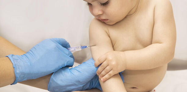 Bild zu Neue Daten - Studie bekräftigt: Impfungen kein Risikofaktor für MS