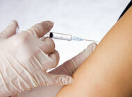 Bild zu Coronavirus-Pandemie - DAKJ: Zeitgerechte Standardimpfungen auch jetzt wichtig!