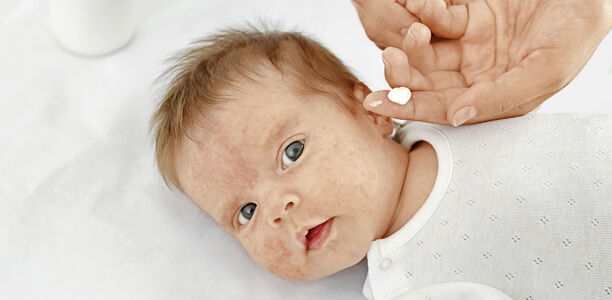 Bild zu Prävention und Therapie - Schützt gute Hautpflege Babys vor atopischer Neurodermitis?