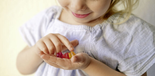 Bild zu Melatonin-Gummibärchen - Keine hormonhaltigen Einschlaf-Süßigkeiten für Kinder