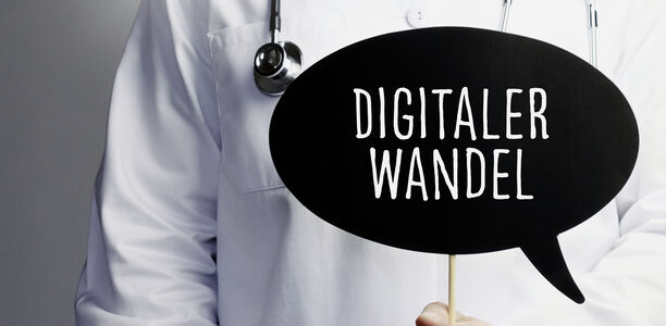 Bild: MQ-Illustrations - stock.adobe.com Bild zu Digitale Transformation im Gesundheitswesen - Perspektiven für die pädiatrische Praxis und Klinik