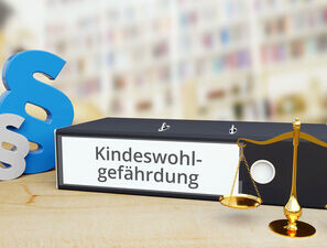Bild zu Kindeswohlgefährdung - Bald mehr Rechtssicherheit für Ärzte im "Ländle"?