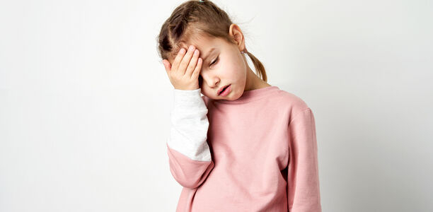 Bild zu Kopfschmerzen und Migräne - Ein Dauerbrenner in Pädiaterpraxen