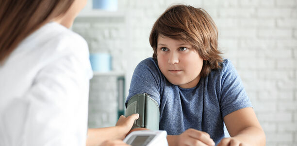 Bild zu Adipositas - Entscheidender Risikofaktor für Bluthochdruck bei Kindern